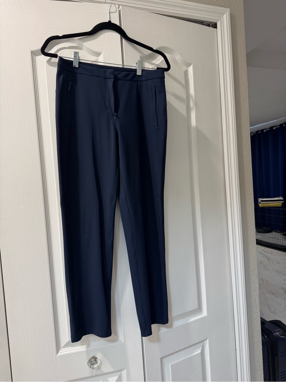 Lululemon navy elegant pants size 6